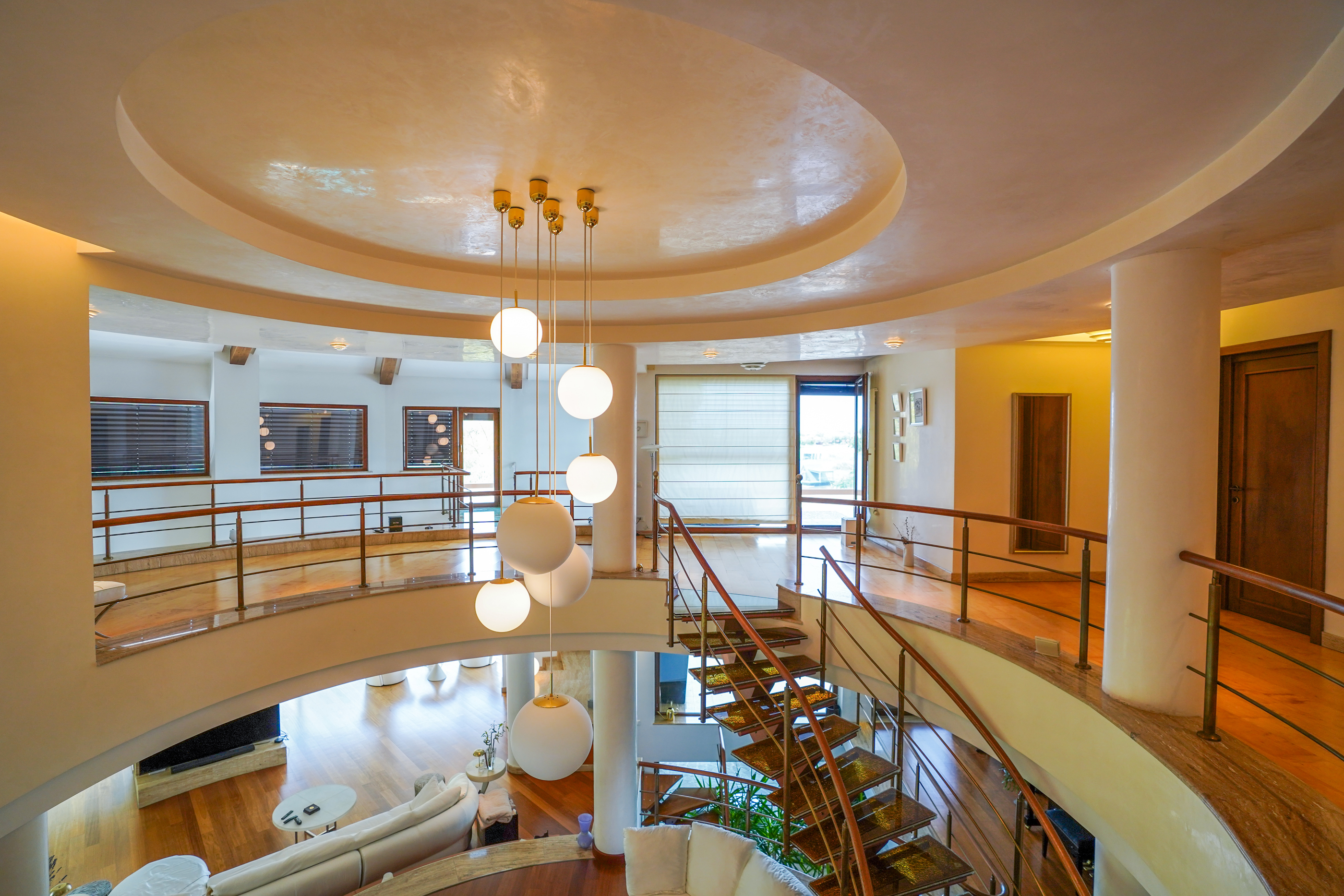  Villa with Private Peninsula and Panoramic Lake Views, Corbeanca - 物件實景