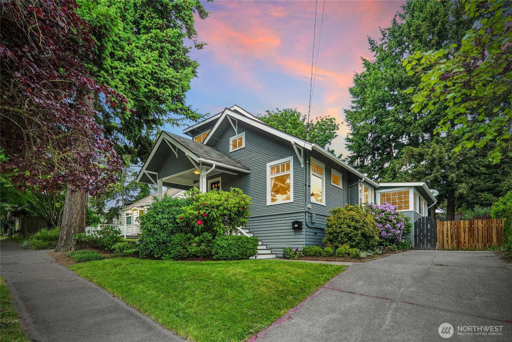 SEATTLE, Washington, 98103, United States, 4 Bedrooms Bedrooms, ,2 BathroomsBathrooms,Residential,For Sale,1874461