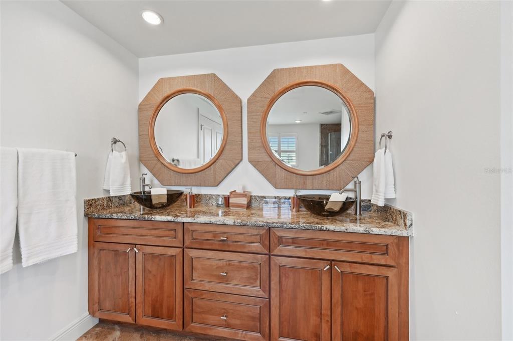 Sarasota, Florida, 34236, United States, 3 Bedrooms Bedrooms, ,4 BathroomsBathrooms,Residential,For Sale,1967677