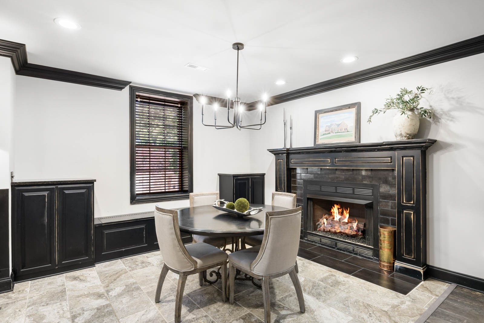 Clarksville, Tennessee, 37043, United States, 4 Bedrooms Bedrooms, ,5 BathroomsBathrooms,Residential,For Sale,1997798