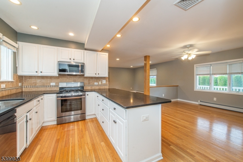 Clifton City, New Jersey, 07013, United States, 5 Bedrooms Bedrooms, ,4 BathroomsBathrooms,Residential,For Sale,2001932