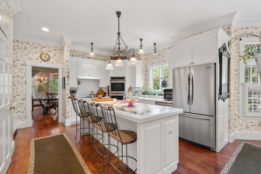 Hopkinton, Massachusetts, 01748, United States, 4 Bedrooms Bedrooms, ,5 BathroomsBathrooms,Residential,For Sale,1982386