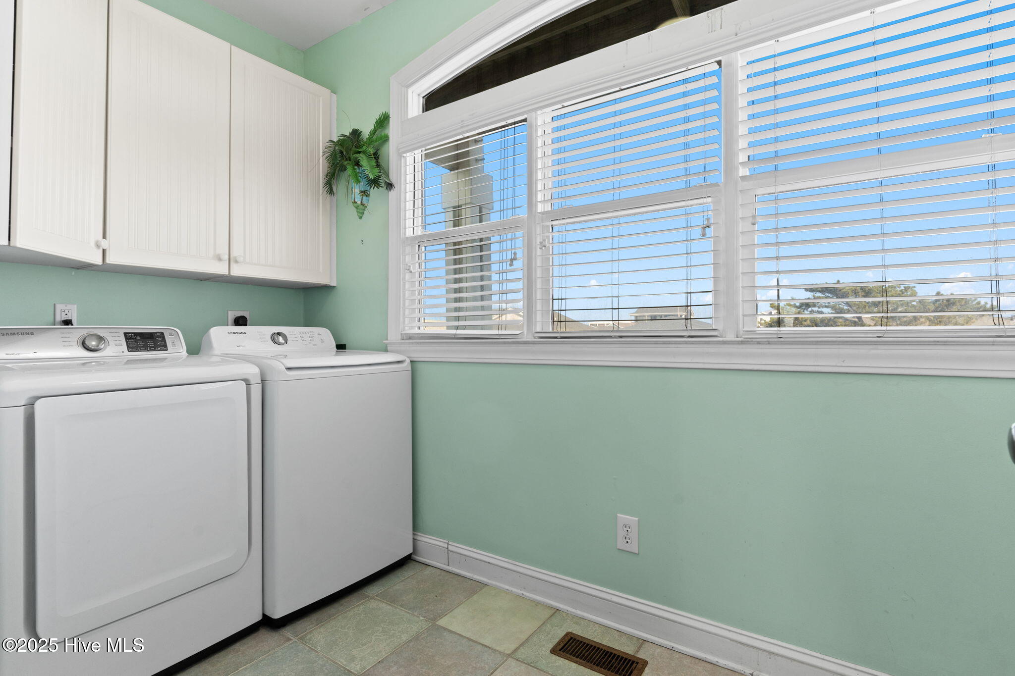 Holden Beach, North Carolina, 28462, United States, 4 Bedrooms Bedrooms, ,5 BathroomsBathrooms,Residential,For Sale,1992346