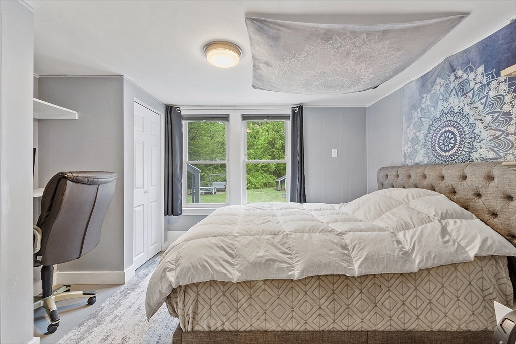 Lunenburg, Massachusetts, 01462, United States, 4 Bedrooms Bedrooms, ,2 BathroomsBathrooms,Residential,For Sale,1876161