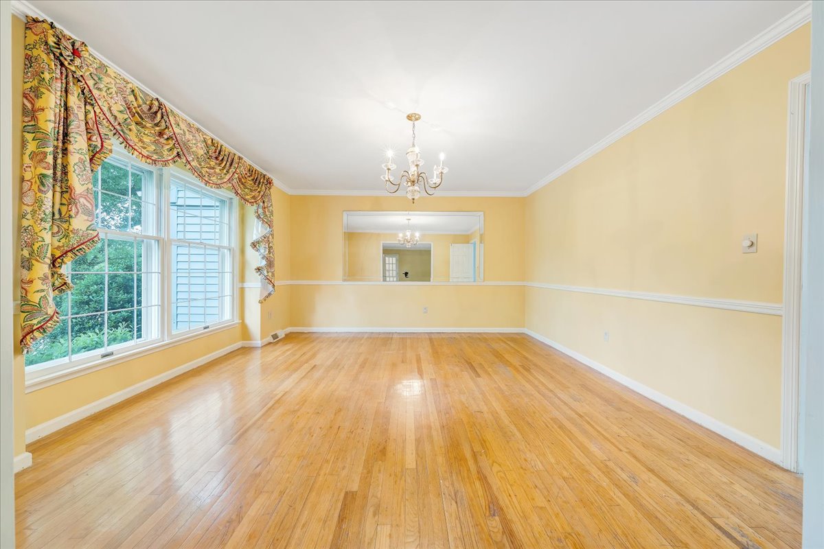 Roanoke, Virginia, 24015, United States, 5 Bedrooms Bedrooms, ,3 BathroomsBathrooms,Residential,For Sale,2043623