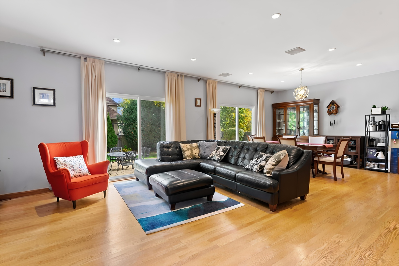 Northbrook, Illinois, 60062, United States, 5 Bedrooms Bedrooms, ,5 BathroomsBathrooms,Residential,For Sale,1987752