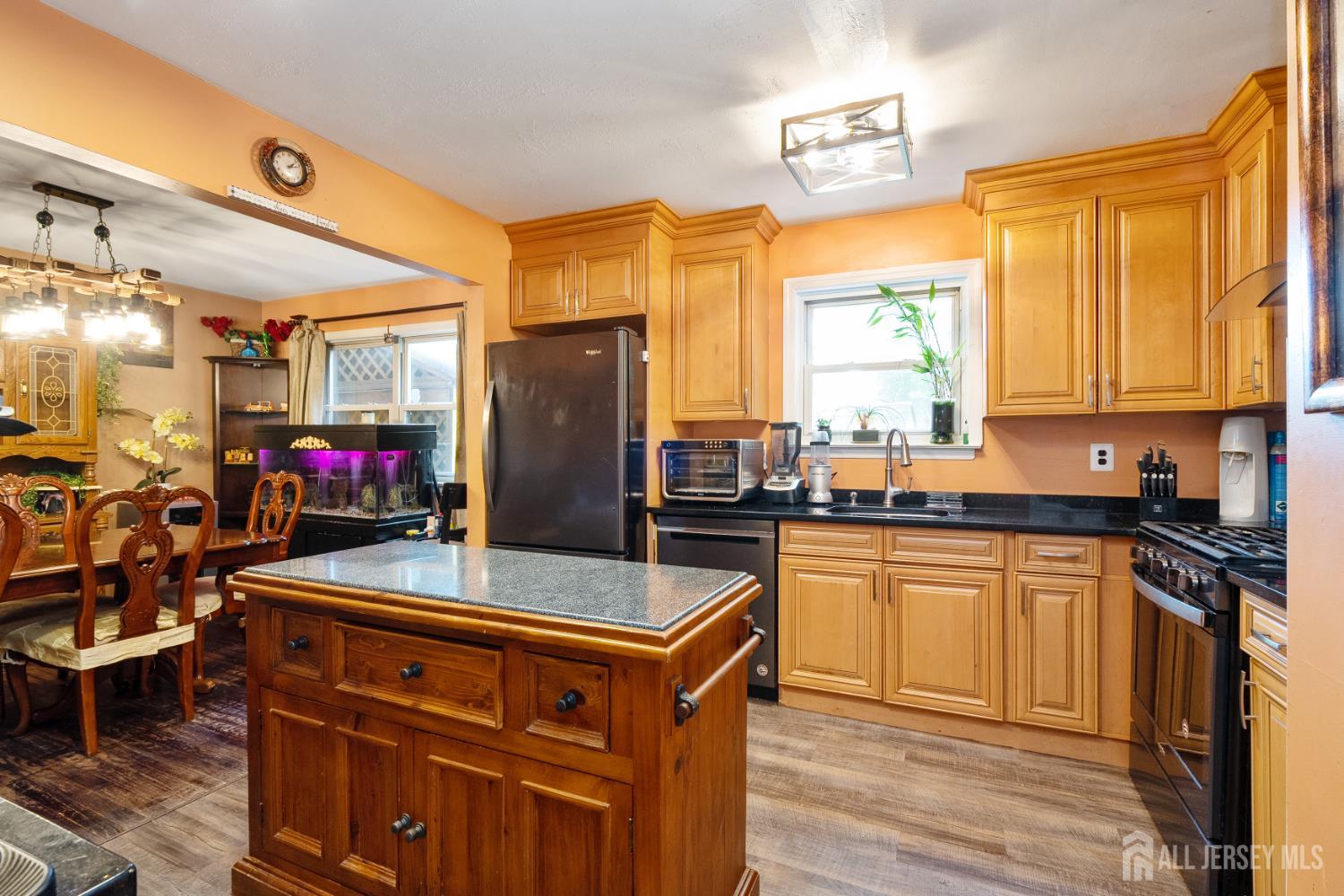 North Brunswick, New Jersey, 08902, United States, 4 Bedrooms Bedrooms, ,3 BathroomsBathrooms,Residential,For Sale,1979106