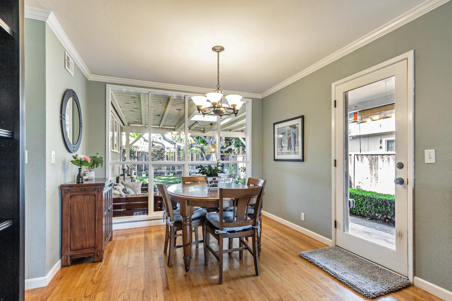 Santa Clara, California, 95050, United States, 3 Bedrooms Bedrooms, ,2 BathroomsBathrooms,Residential,For Sale,1942151
