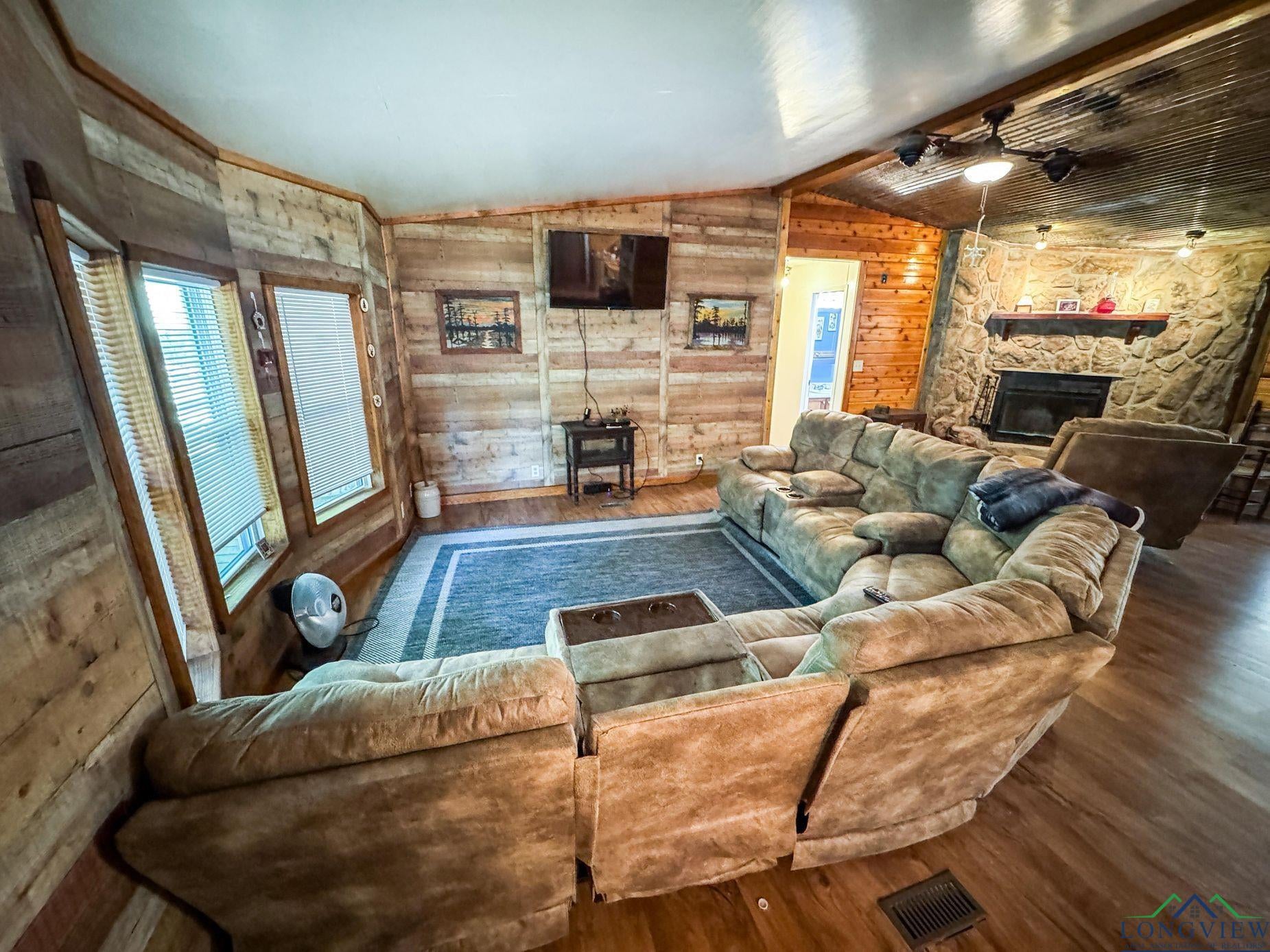 Karnack, Texas, 75661, United States, 3 Bedrooms Bedrooms, ,2 BathroomsBathrooms,Residential,For Sale,1983370