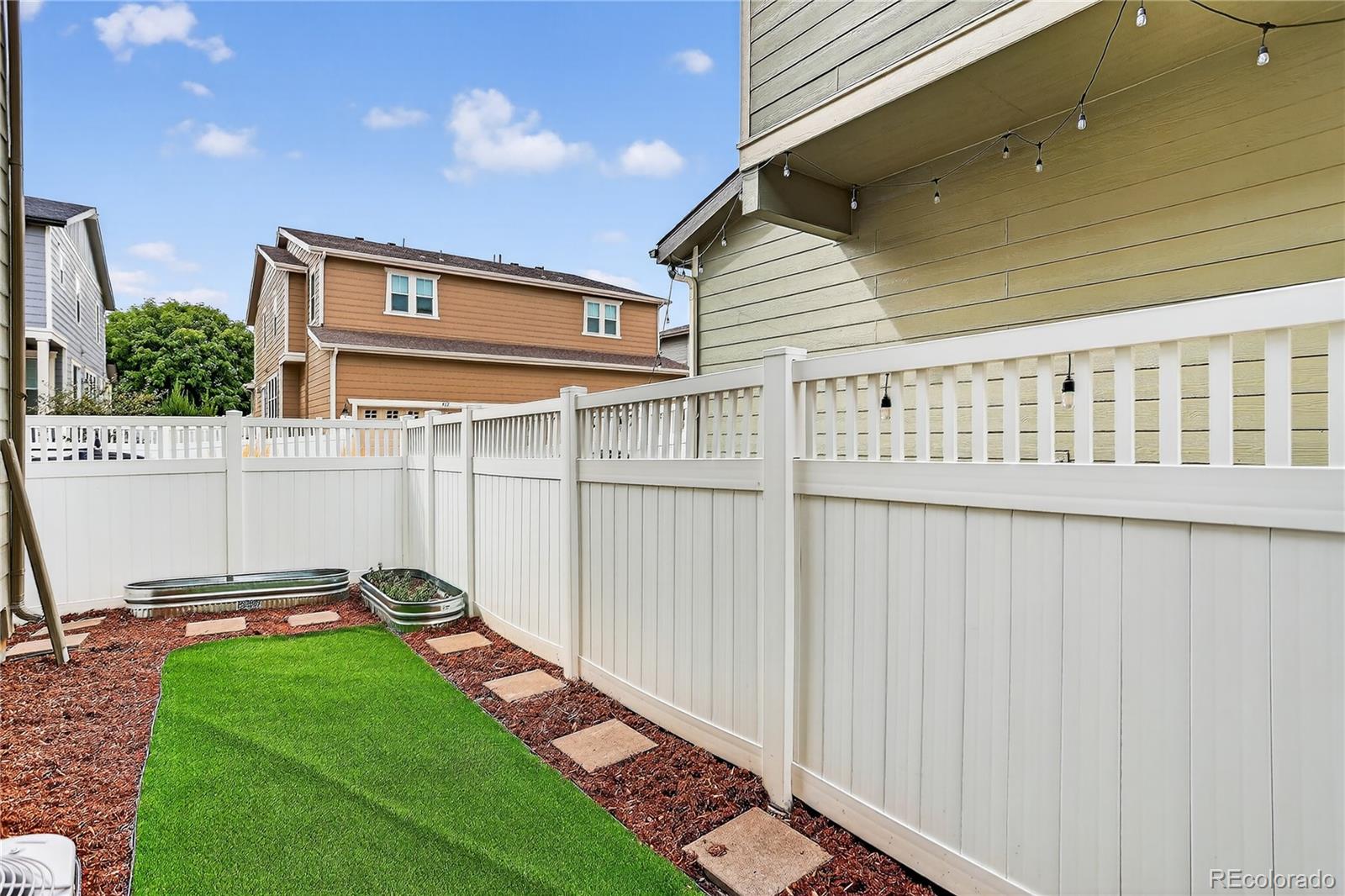 Longmont, Colorado, 80504, United States, 3 Bedrooms Bedrooms, ,2 BathroomsBathrooms,Residential,For Sale,1950187