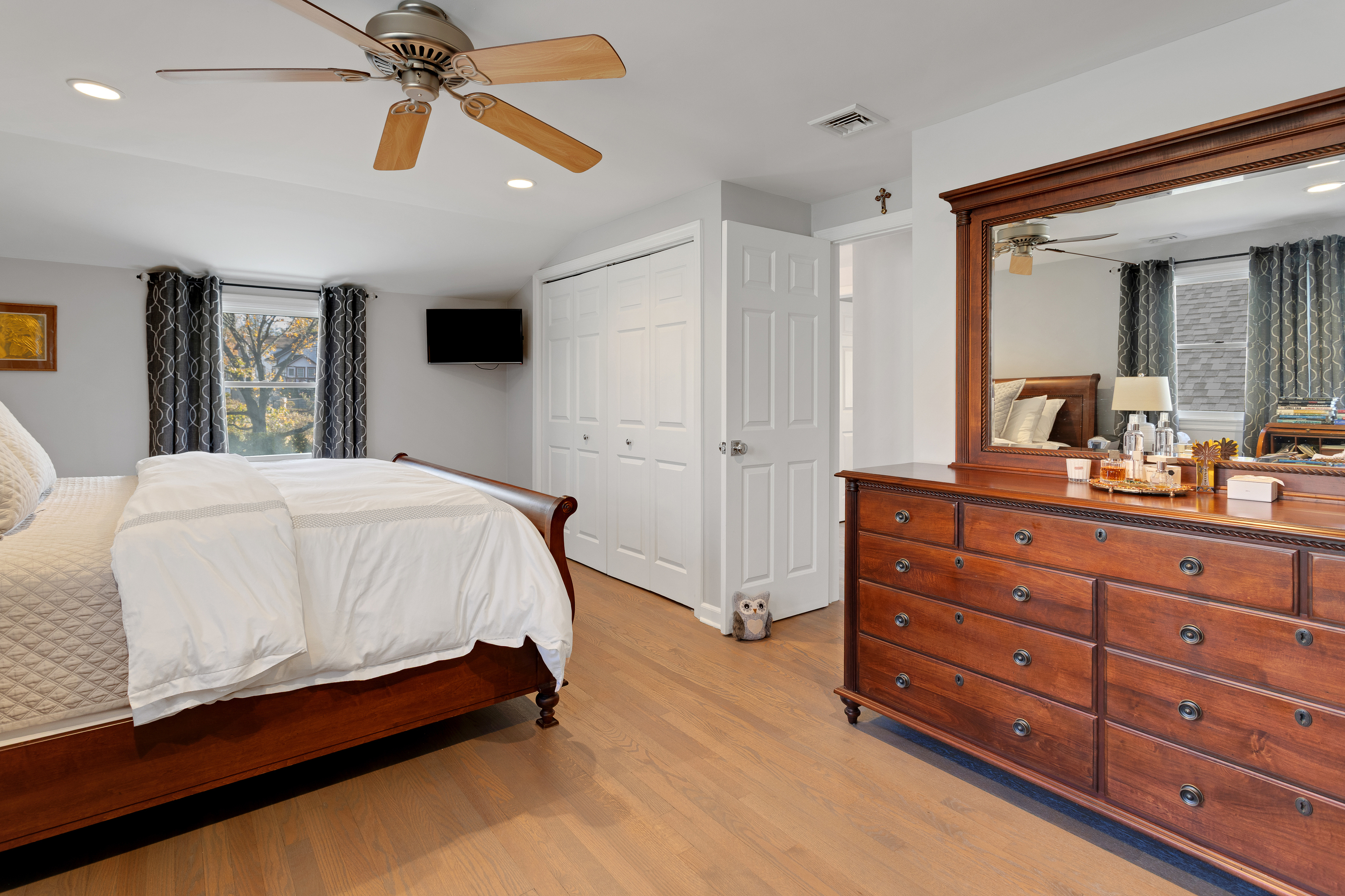 Stamford, Connecticut, 06905, United States, 2 Bedrooms Bedrooms, ,3 BathroomsBathrooms,Residential,For Sale,1987765