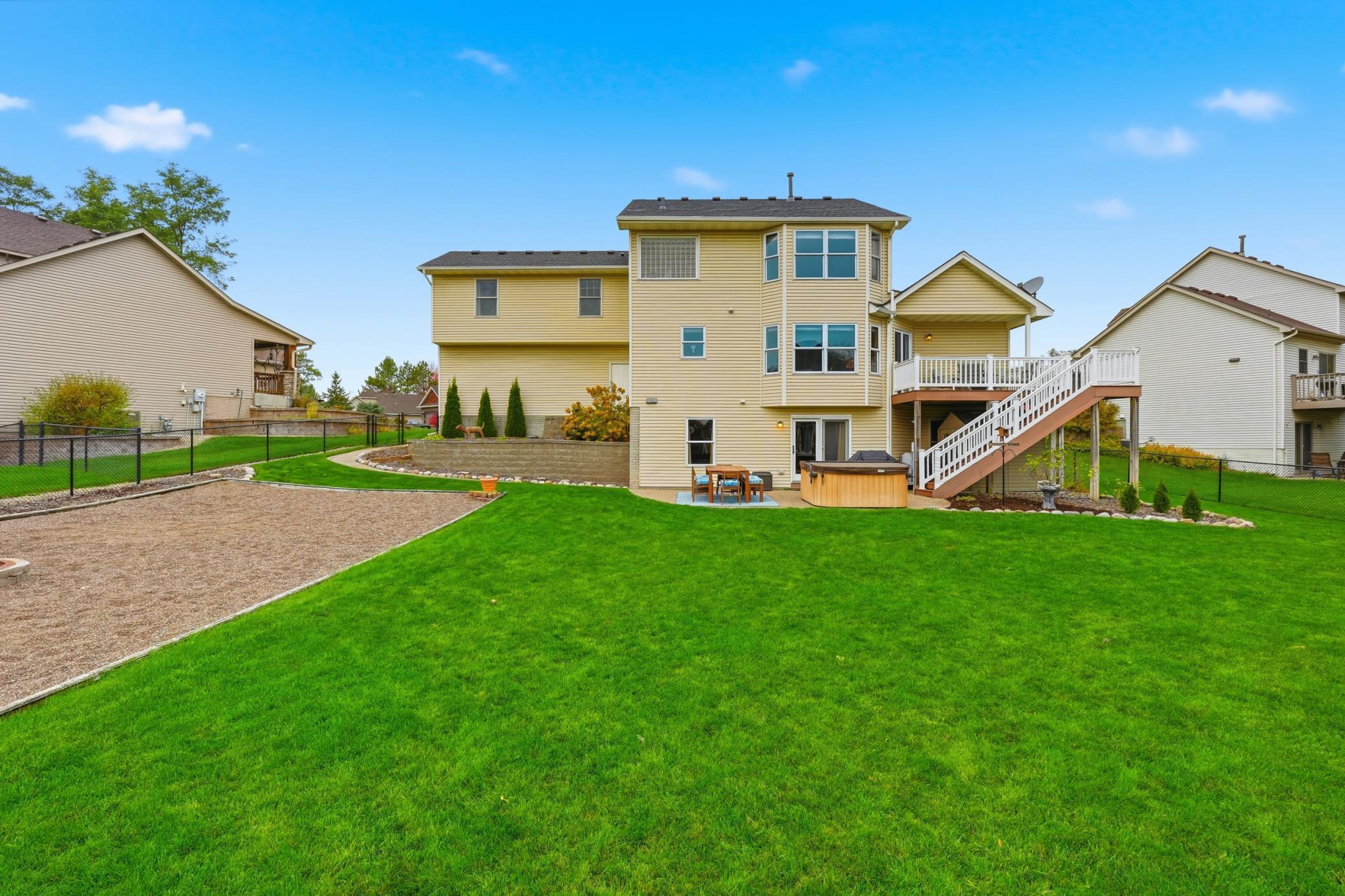 Hudson, Wisconsin, 54016, United States, 5 Bedrooms Bedrooms, ,3 BathroomsBathrooms,Residential,For Sale,1989559