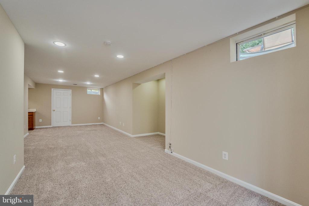 Reston, Virginia, 20194, United States, 4 Bedrooms Bedrooms, ,4 BathroomsBathrooms,Residential,For Sale,2047998