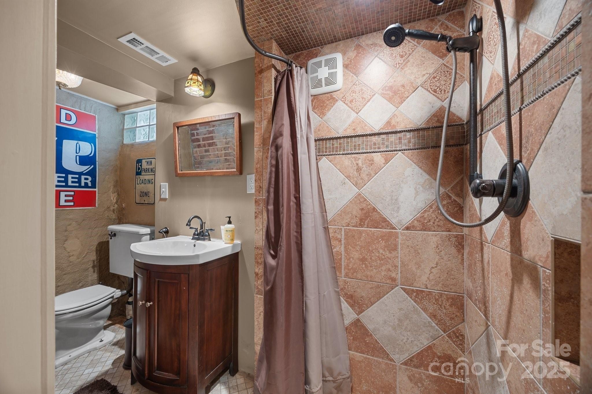 Salisbury, North Carolina, 28144, United States, 5 Bedrooms Bedrooms, ,5 BathroomsBathrooms,Residential,For Sale,1887291