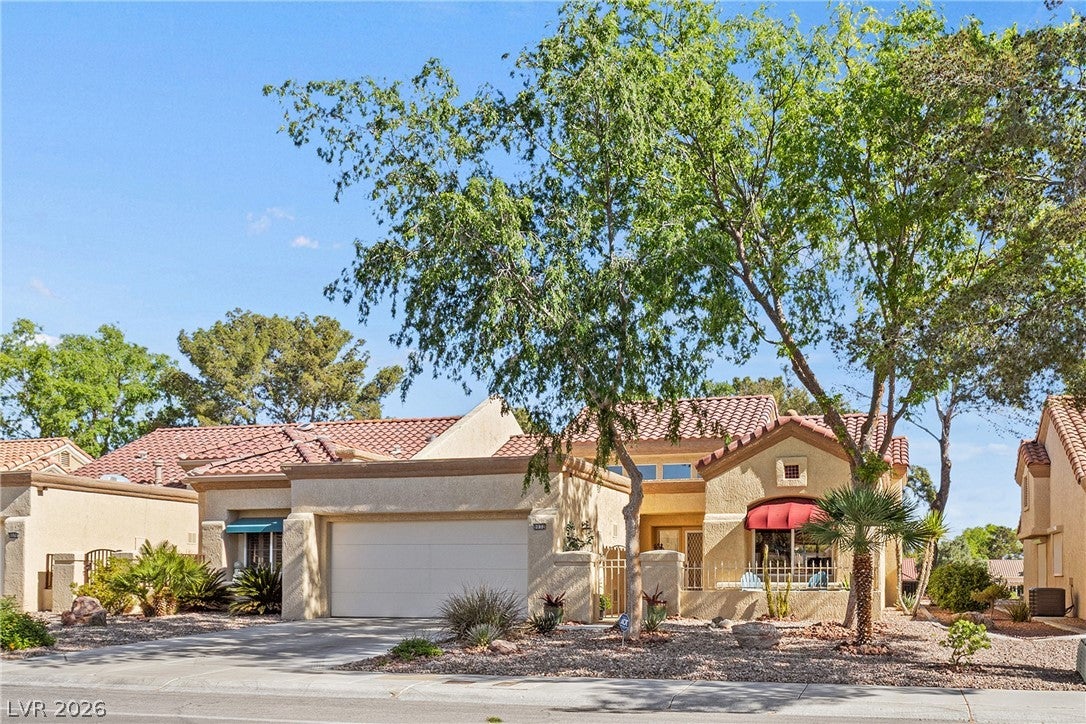 Las Vegas, Nevada, 89134, United States, 2 Bedrooms Bedrooms, ,2 BathroomsBathrooms,Residential,For Sale,2031210