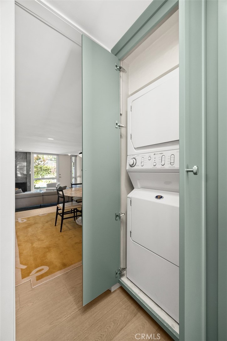 Pasadena, California, 91105, United States, 2 Bedrooms Bedrooms, ,1 BathroomBathrooms,Residential,For Sale,1941696