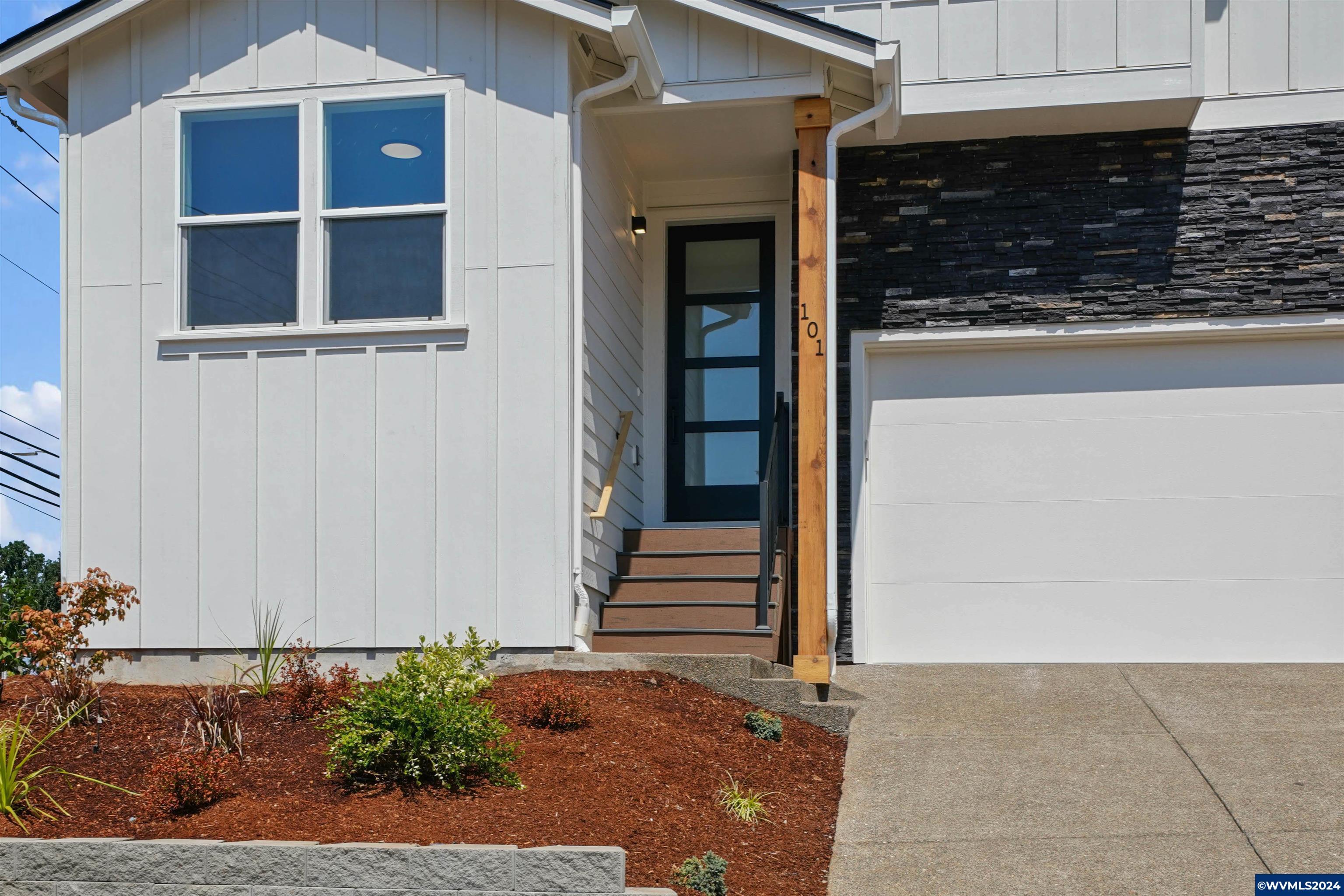 Salem, Oregon, 97306, United States, 3 Bedrooms Bedrooms, ,3 BathroomsBathrooms,Residential,For Sale,1695520