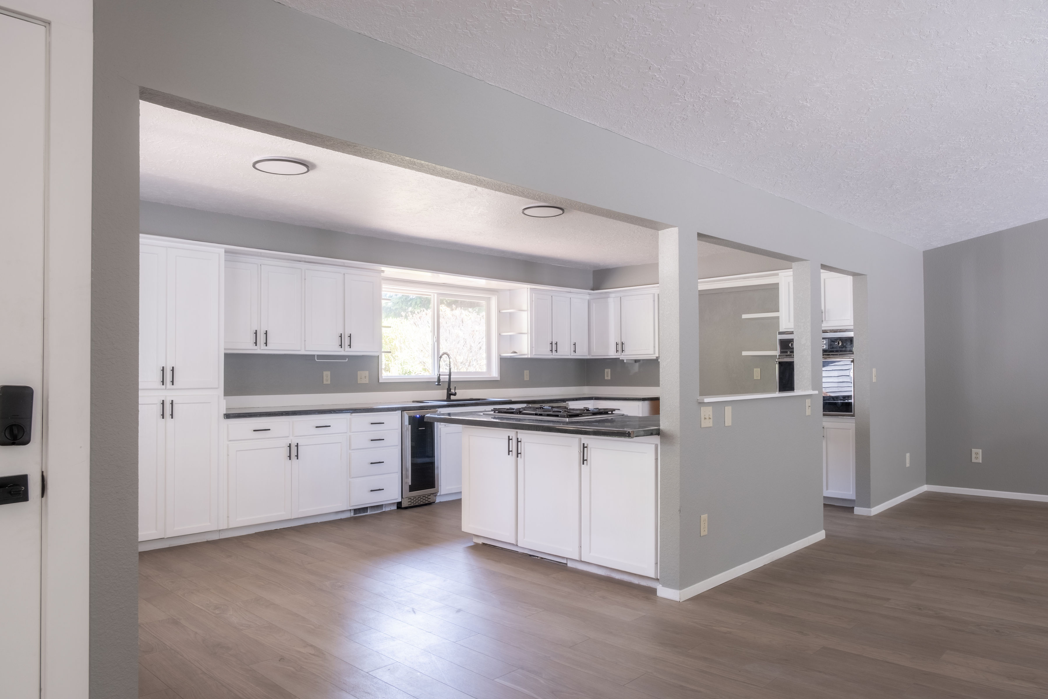 Lincoln City, Oregon, 97367, United States, 3 Bedrooms Bedrooms, ,2 BathroomsBathrooms,Residential,For Sale,1976632