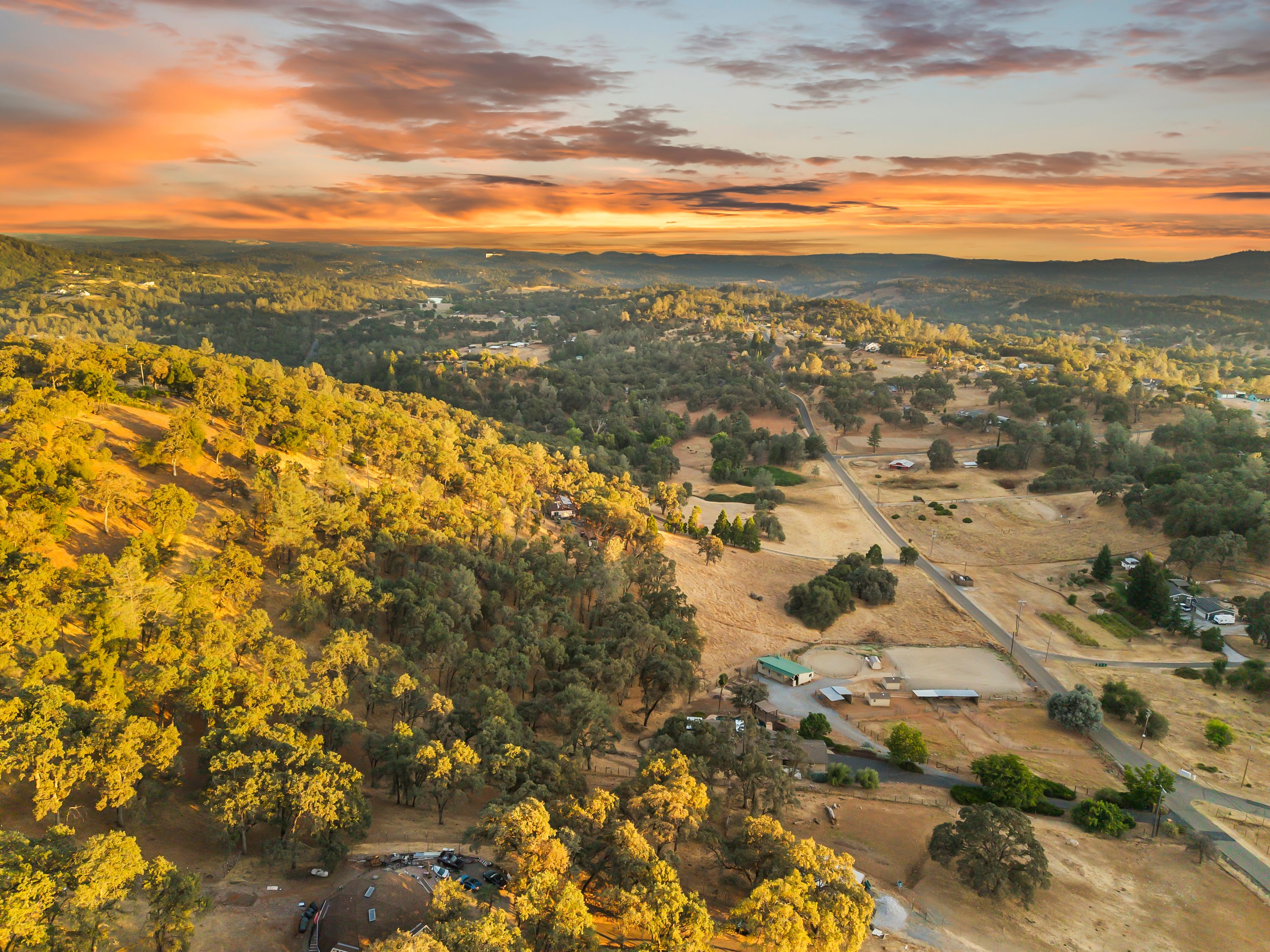  California Equestrian Property with ADU, Horse Arena & Pool - 物件實景
