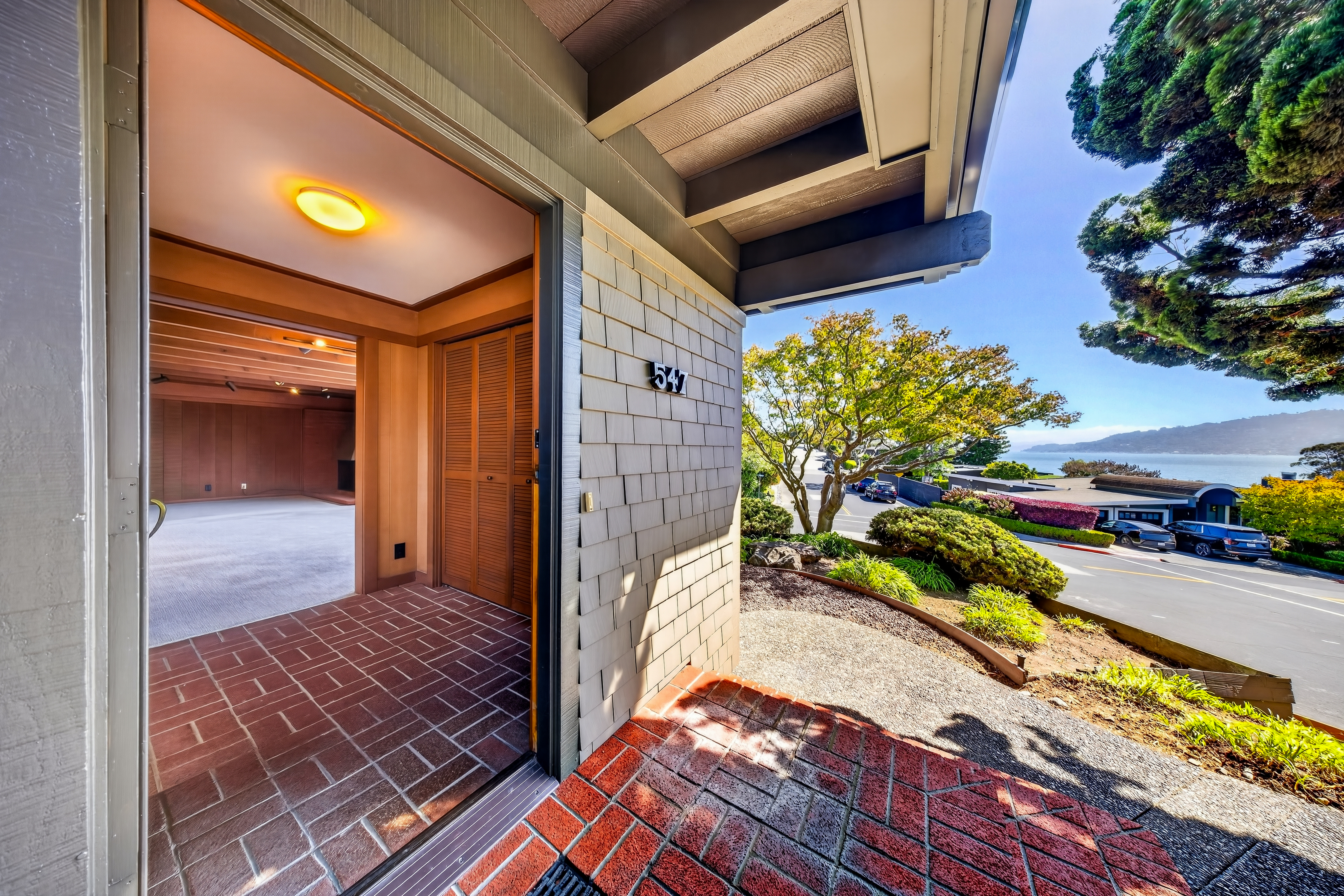  Mid-Century Character. Bay Views. A Rare Tiburon Opportunity - 物件實景