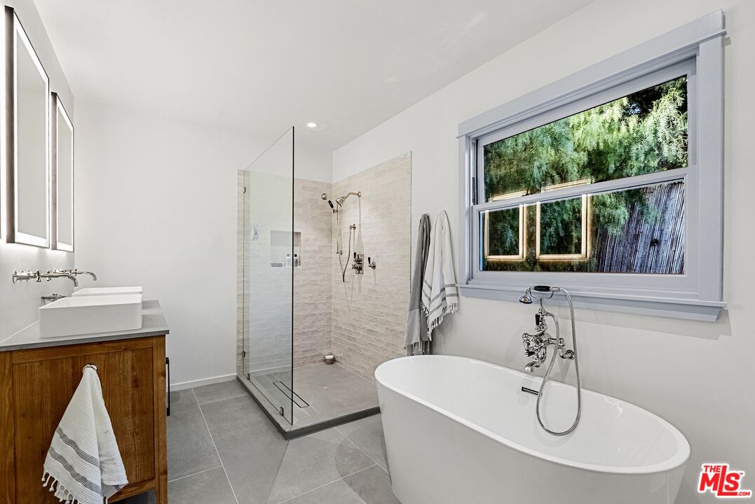 Los Angeles, California, 90068, United States, 3 Bedrooms Bedrooms, ,3 BathroomsBathrooms,Residential,For Sale,1794796