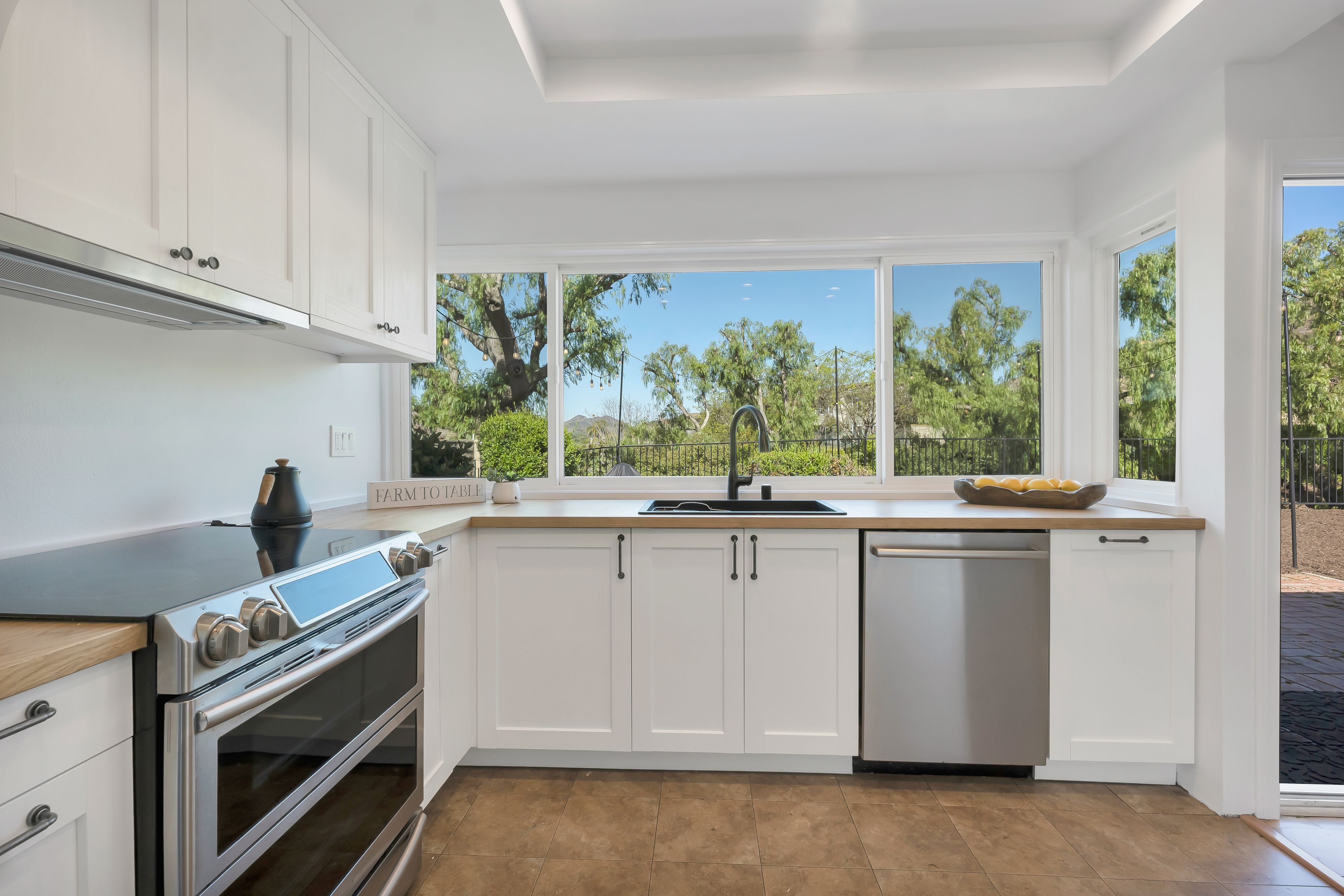 351 S. Greenway Avenue, Newbury Park - 物件實景