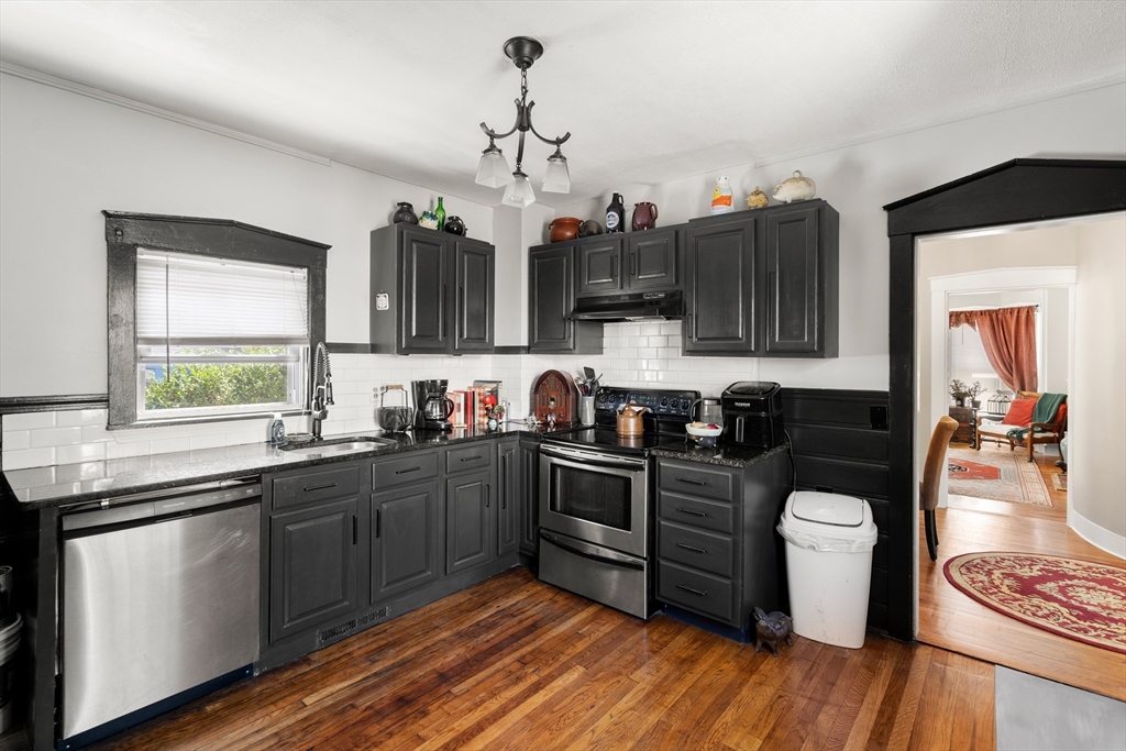New Bedford, Massachusetts, 02740, United States, 4 Bedrooms Bedrooms, ,3 BathroomsBathrooms,Residential,For Sale,1897669