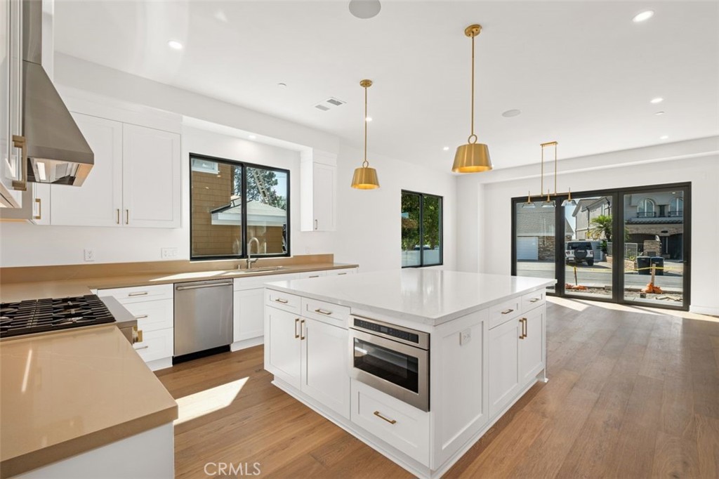 Dana Point, California, 92624, United States, 5 Bedrooms Bedrooms, ,4 BathroomsBathrooms,Residential,For Sale,1991837