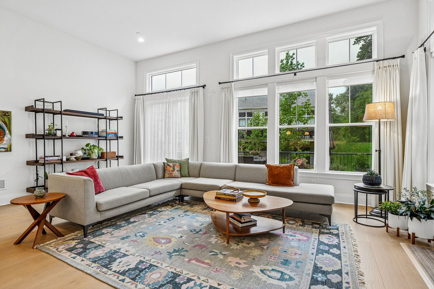  Luxury Privacy and Effortless Living in this ?Warren Villas? End Unit Townhome - 物件實景