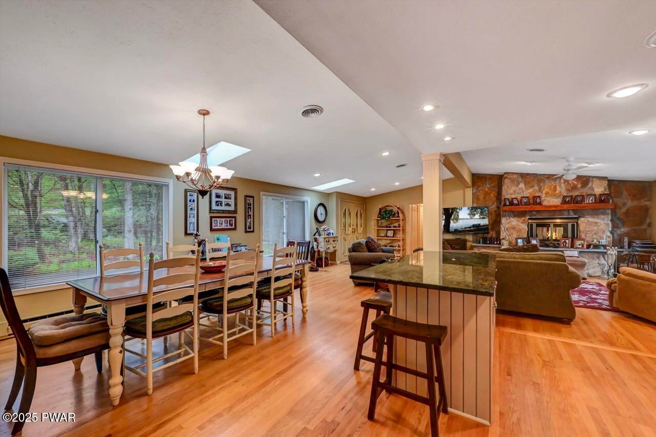 Lords Valley, Pennsylvania, 18428, United States, 5 Bedrooms Bedrooms, ,3 BathroomsBathrooms,Residential,For Sale,1977416