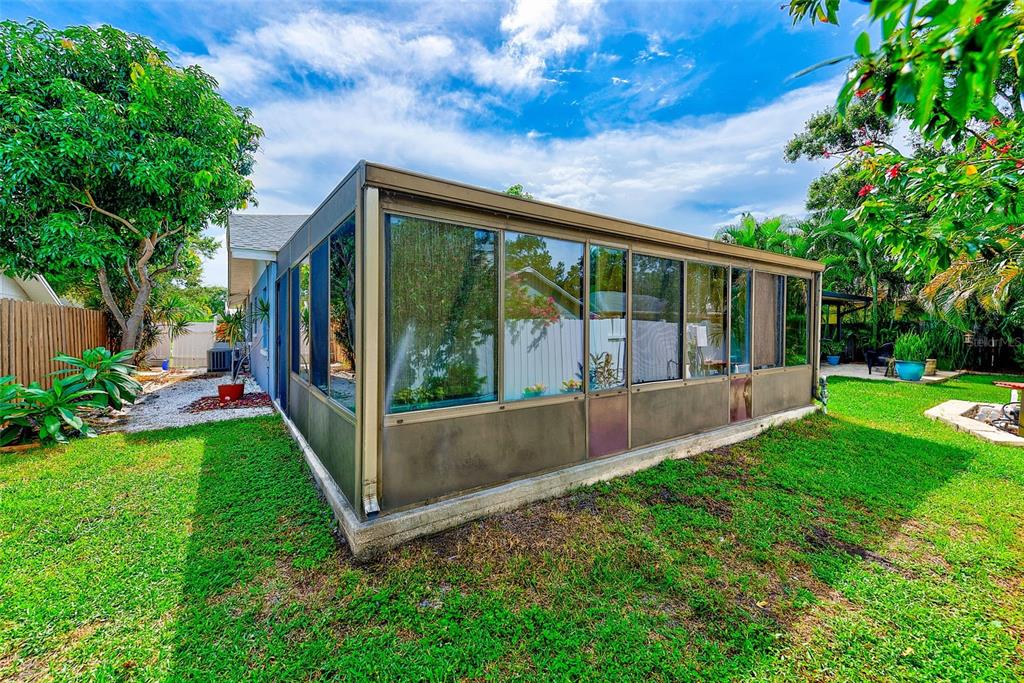 Largo, Florida, 33773, United States, 3 Bedrooms Bedrooms, ,2 BathroomsBathrooms,Residential,For Sale,1939430