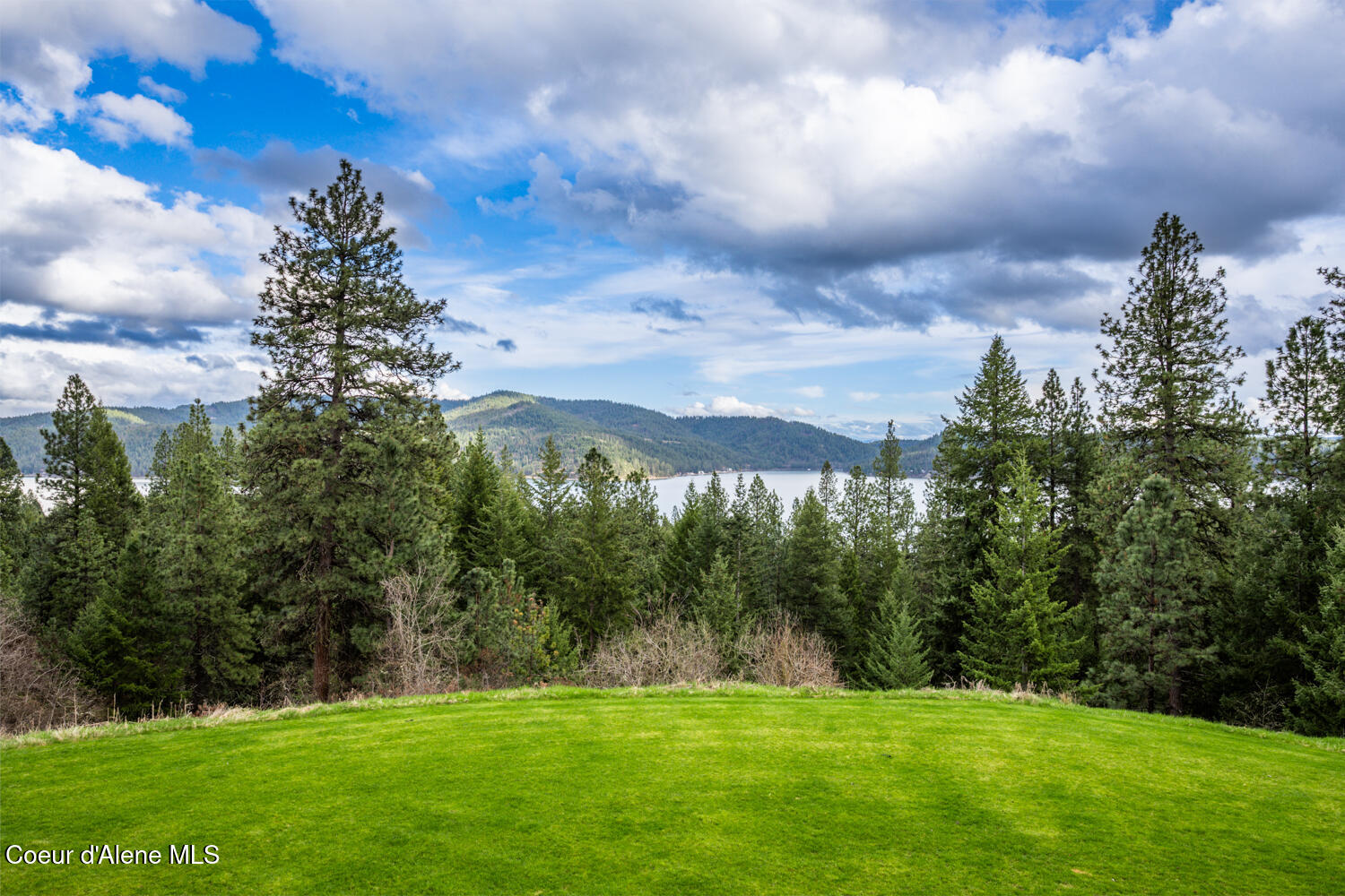 Coeur d'Alene, Idaho, 83814, United States, 4 Bedrooms Bedrooms, ,4 BathroomsBathrooms,Residential,For Sale,1783013