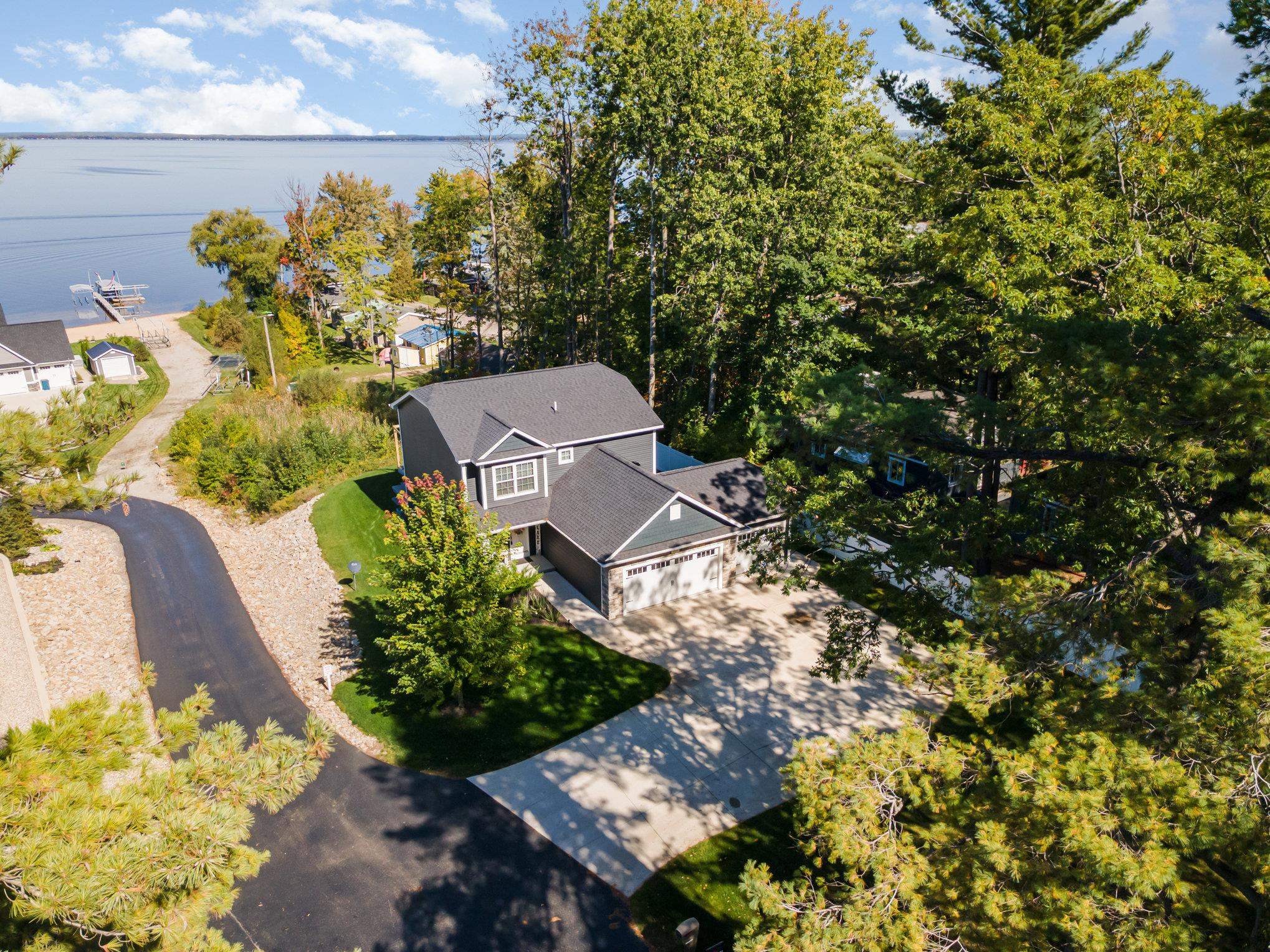 Houghton Lake, Michigan, 48629, United States, 3 Bedrooms Bedrooms, ,3 BathroomsBathrooms,Residential,For Sale,1983284