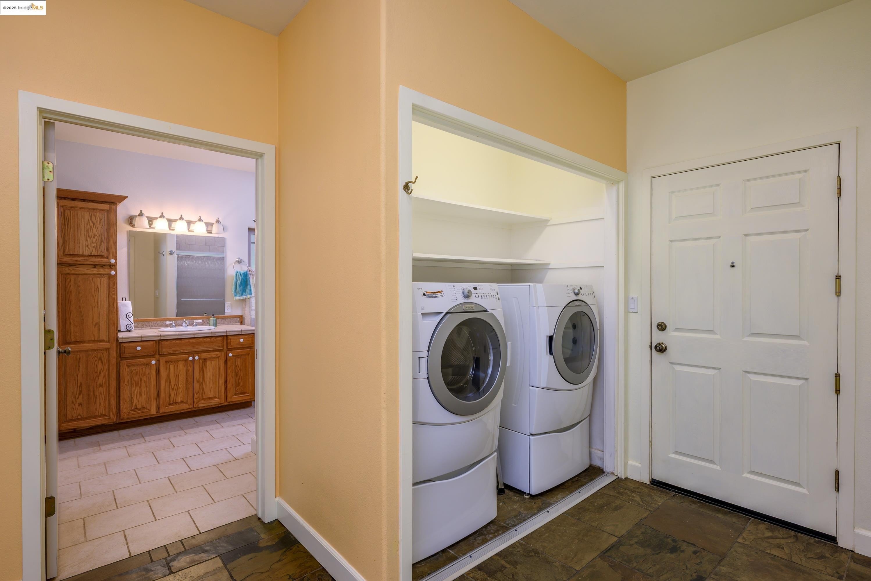 Jamestown, California, 95327, United States, 3 Bedrooms Bedrooms, ,2 BathroomsBathrooms,Residential,For Sale,1826217