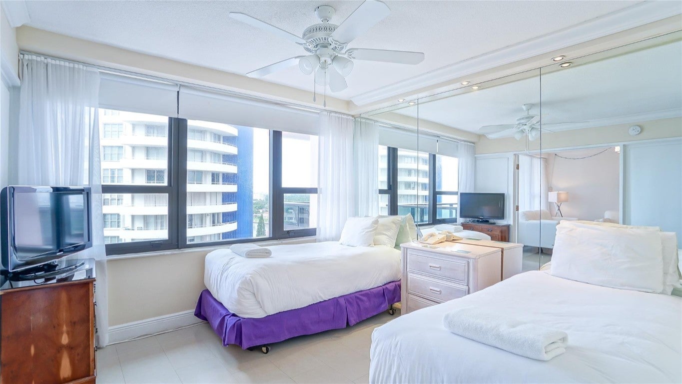 Miami Beach, Florida, 33140, United States, 2 Bedrooms Bedrooms, ,2 BathroomsBathrooms,Residential,For Sale,1974781