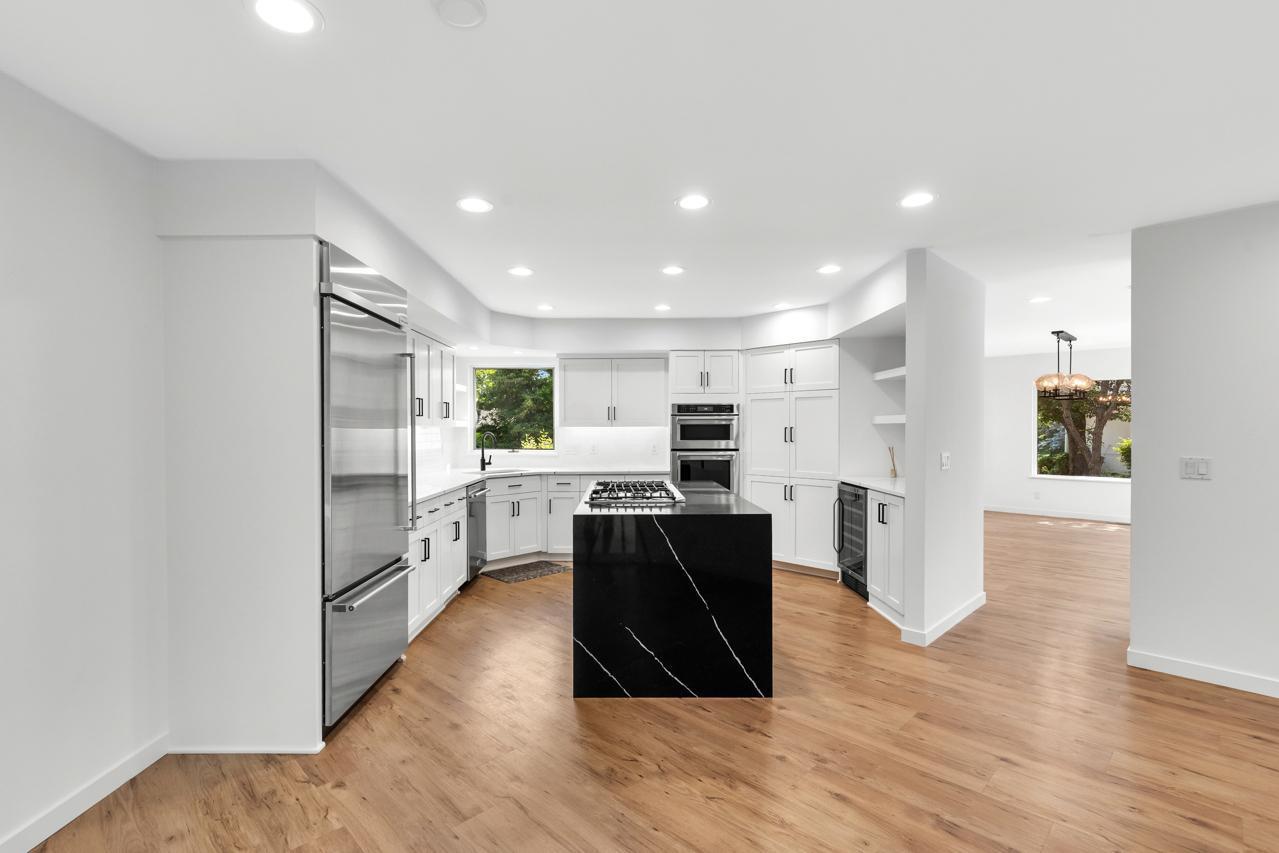 Minnetonka, Minnesota, 55305, United States, 3 Bedrooms Bedrooms, ,2 BathroomsBathrooms,Residential,For Sale,1903337