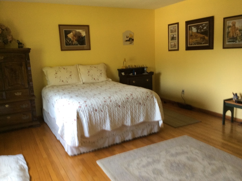 North Brookfield, Massachusetts, 01535, United States, 4 Bedrooms Bedrooms, ,2 BathroomsBathrooms,Residential,For Sale,1980340