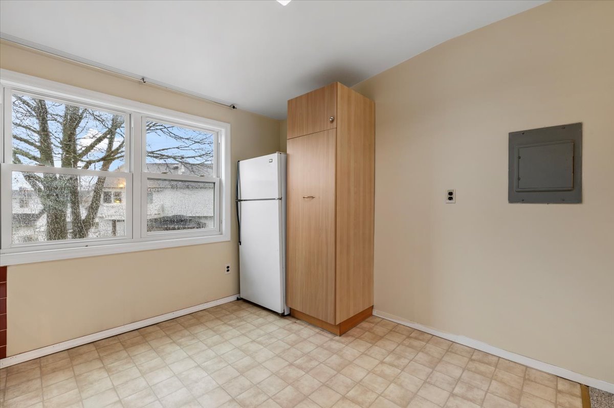 Massapequa, New York, 11758, United States, 5 Bedrooms Bedrooms, ,2 BathroomsBathrooms,Residential,For Sale,1930623
