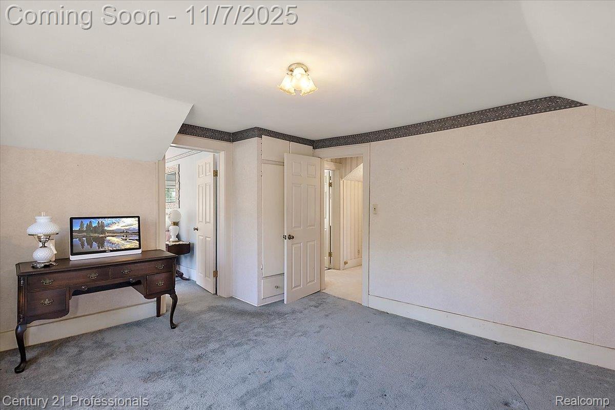 Clarkston, Michigan, 48348, United States, 4 Bedrooms Bedrooms, ,2 BathroomsBathrooms,Residential,For Sale,1987111