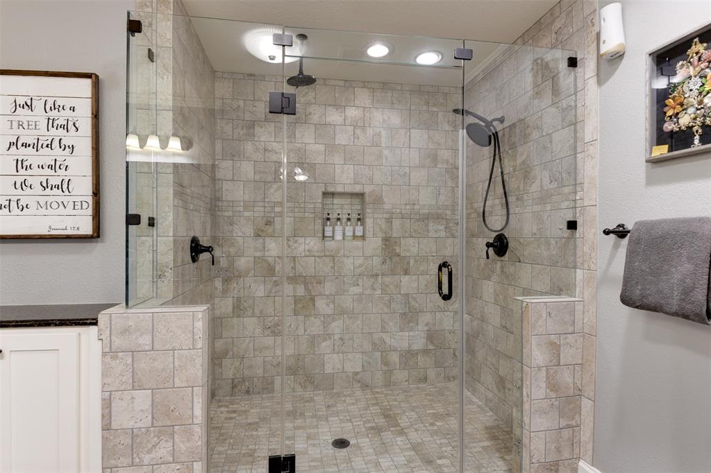 Alvarado, Texas, 76009, United States, 4 Bedrooms Bedrooms, ,2 BathroomsBathrooms,Residential,For Sale,1979414