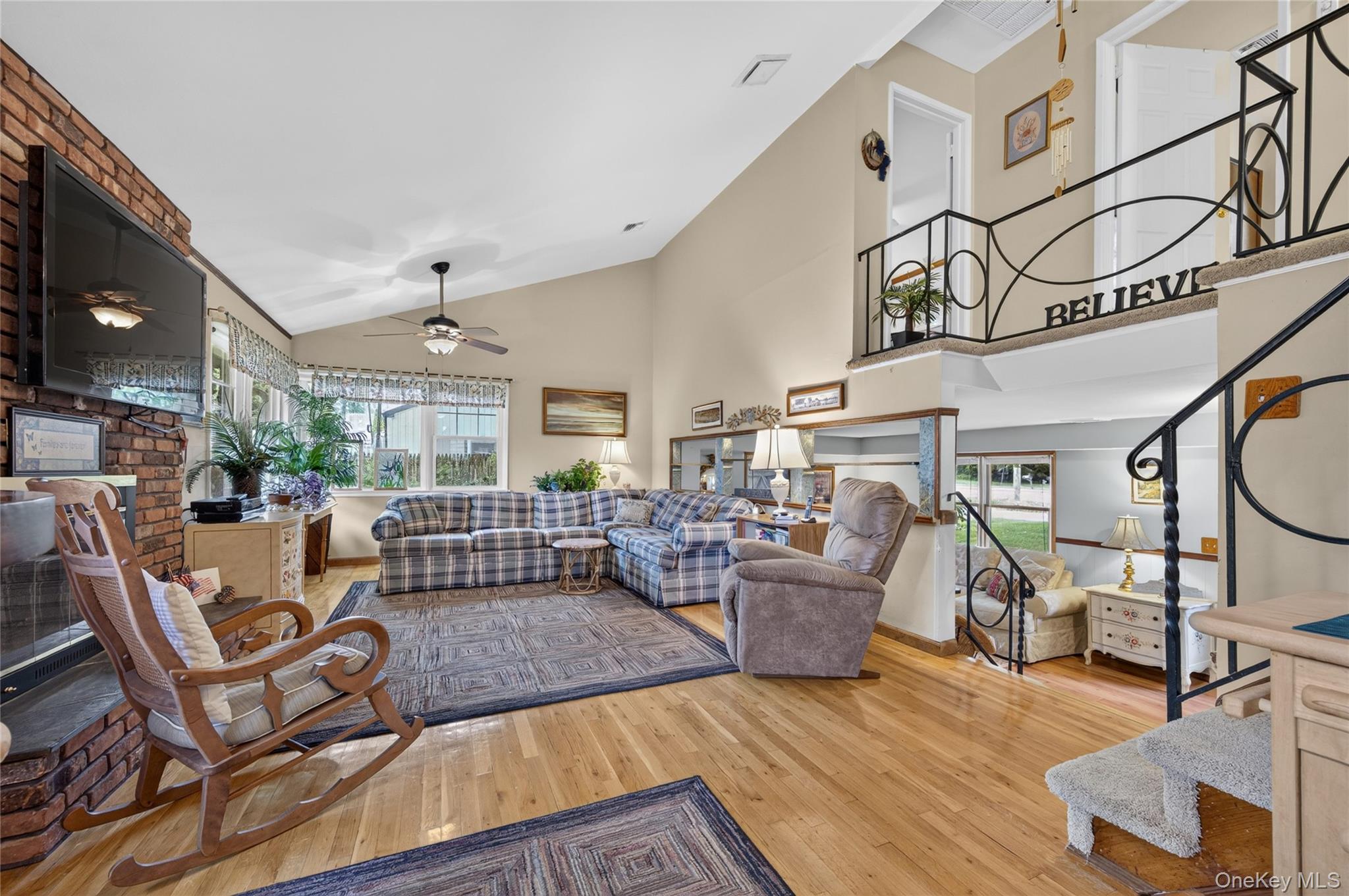  190 Oakwood Road, Huntington Station, NY, 11746 - 物件實景