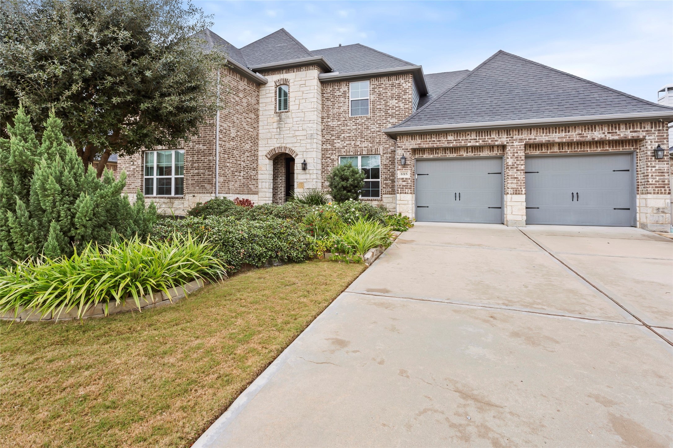 Rosenberg, Texas, 77469, United States, 4 Bedrooms Bedrooms, ,5 BathroomsBathrooms,Residential,For Sale,2010011