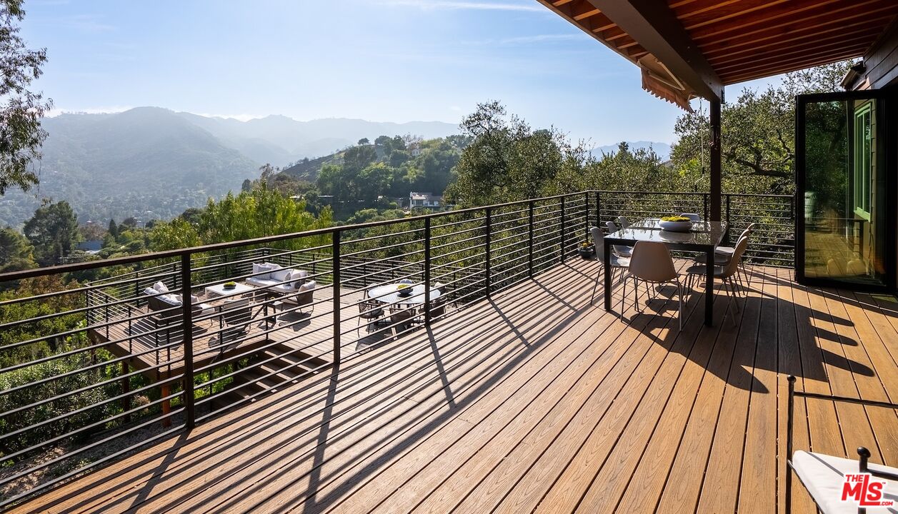 Topanga, California, 90290, United States, 4 Bedrooms Bedrooms, ,5 BathroomsBathrooms,Residential,For Sale,1796839