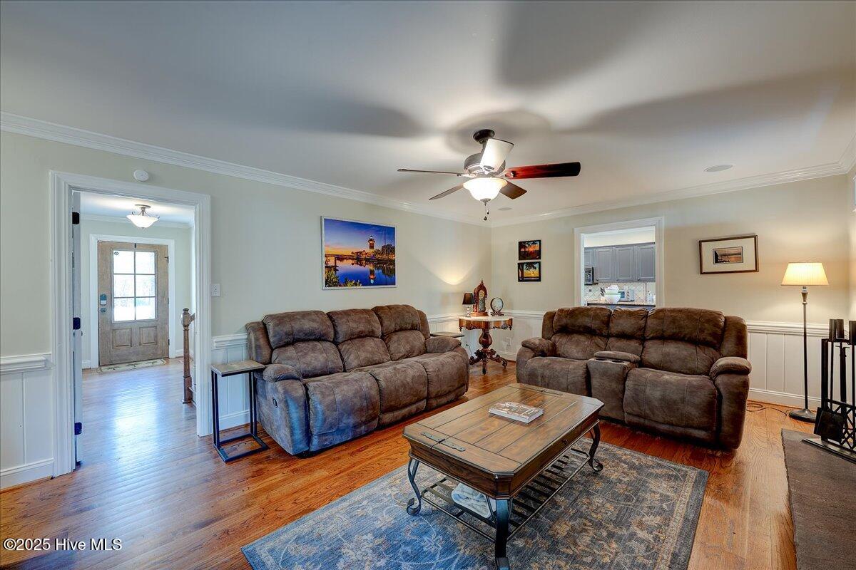 Trent Woods, North Carolina, 28562, United States, 4 Bedrooms Bedrooms, ,3 BathroomsBathrooms,Residential,For Sale,1997785