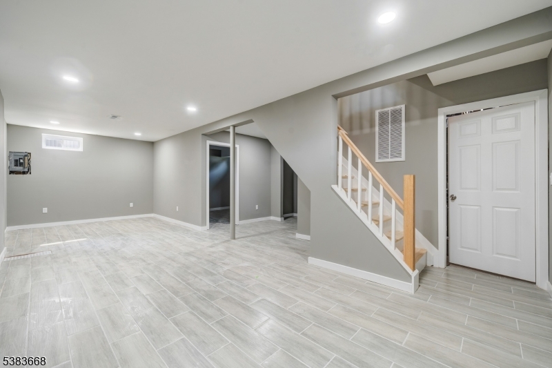 Rahway City, New Jersey, 07065, United States, 4 Bedrooms Bedrooms, ,4 BathroomsBathrooms,Residential,For Sale,1942005