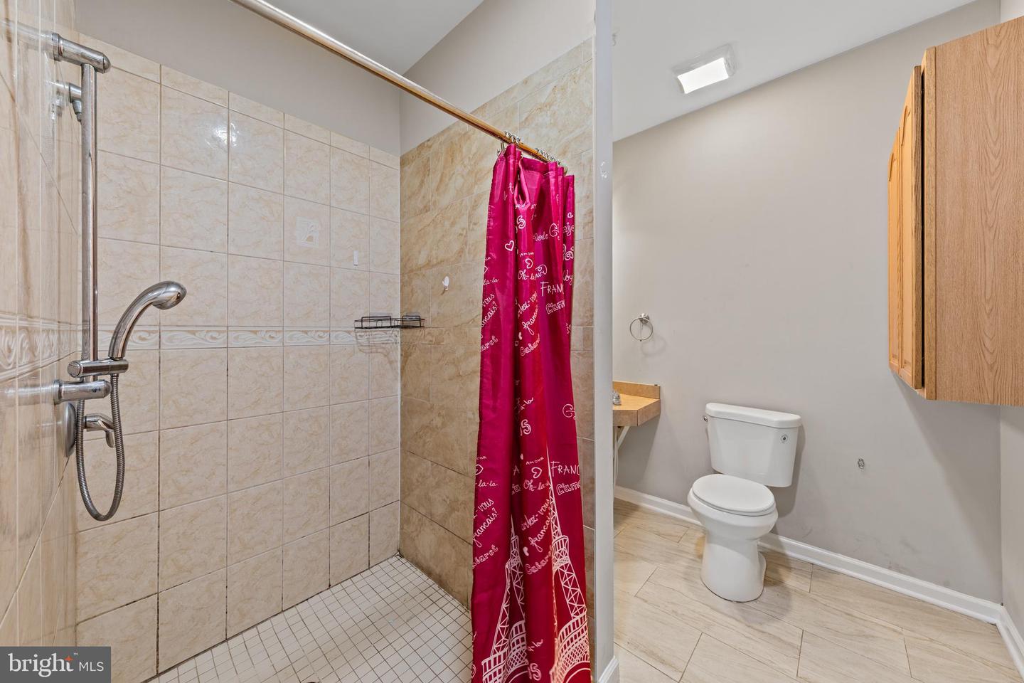 Salisbury, Maryland, 21801, United States, 8 Bedrooms Bedrooms, ,4 BathroomsBathrooms,Residential,For Sale,1857106