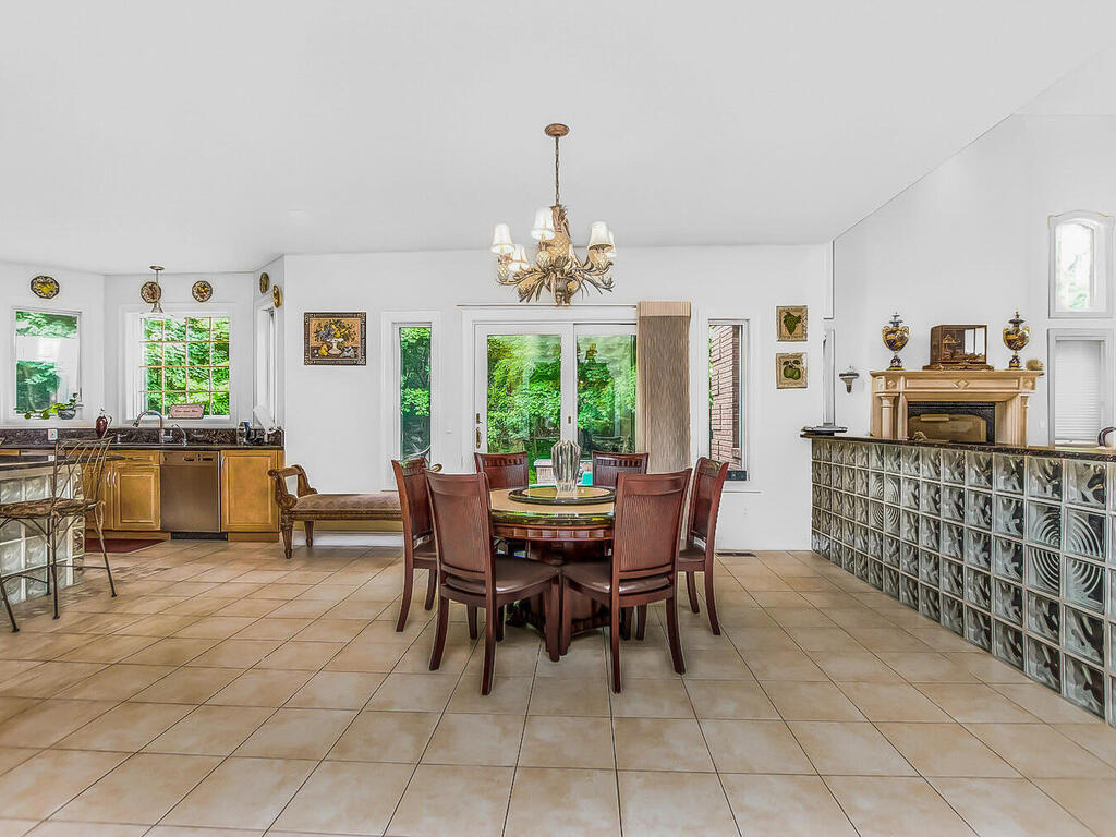 Scarsdale, New York, 10583, United States, 5 Bedrooms Bedrooms, ,6 BathroomsBathrooms,Residential,For Sale,1974207