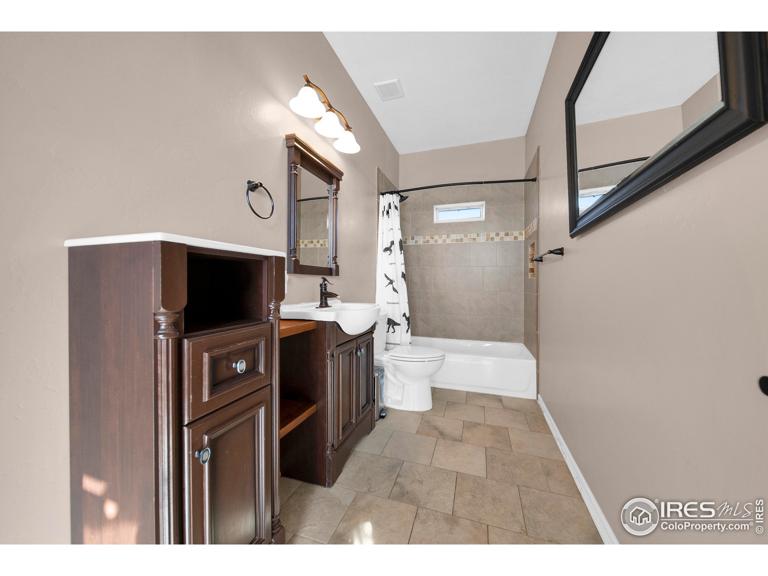 Fort Morgan, Colorado, 80701, United States, 3 Bedrooms Bedrooms, ,4 BathroomsBathrooms,Residential,For Sale,1982618