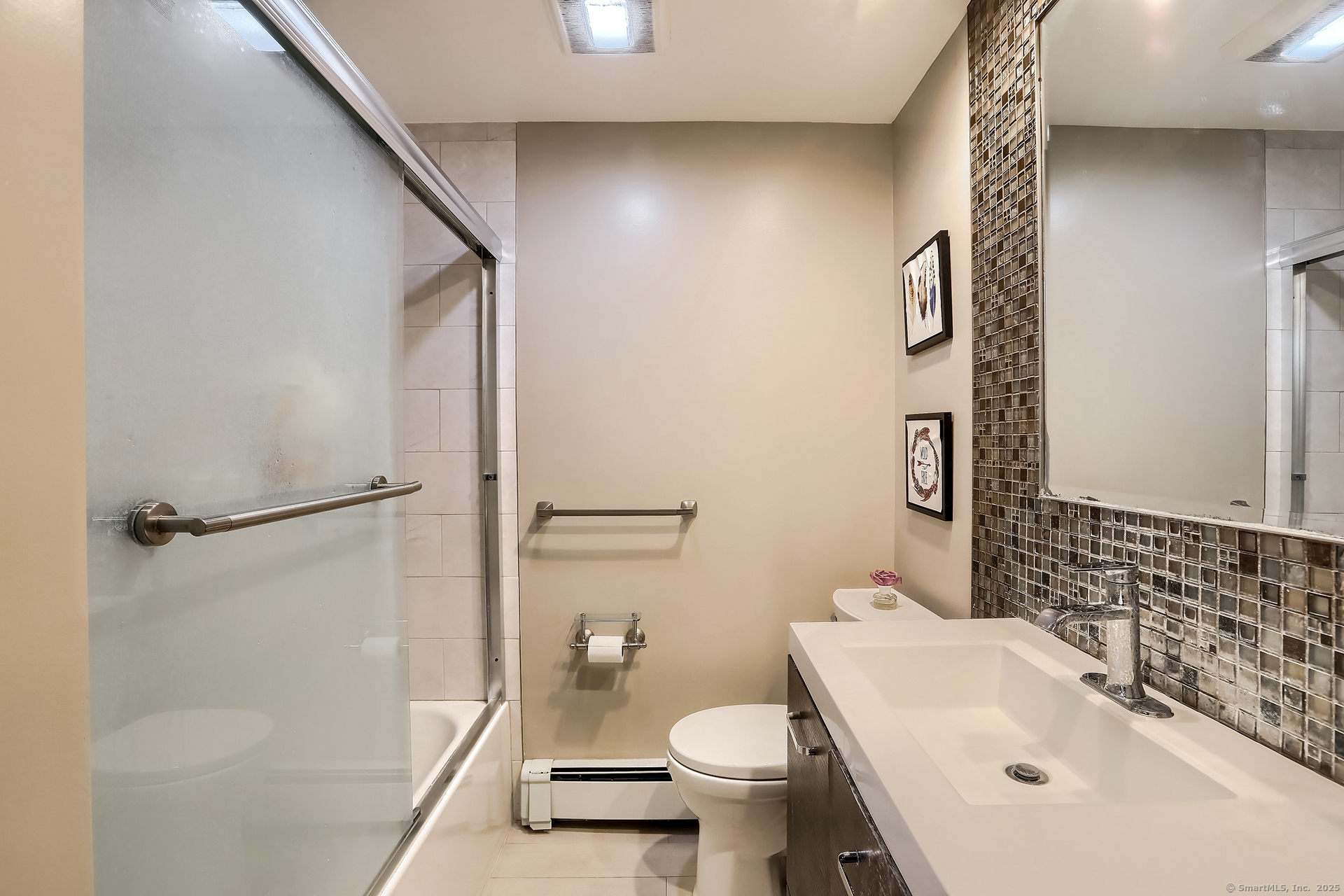 Brookfield, Connecticut, 06804, United States, 4 Bedrooms Bedrooms, ,2 BathroomsBathrooms,Residential,For Sale,1730338