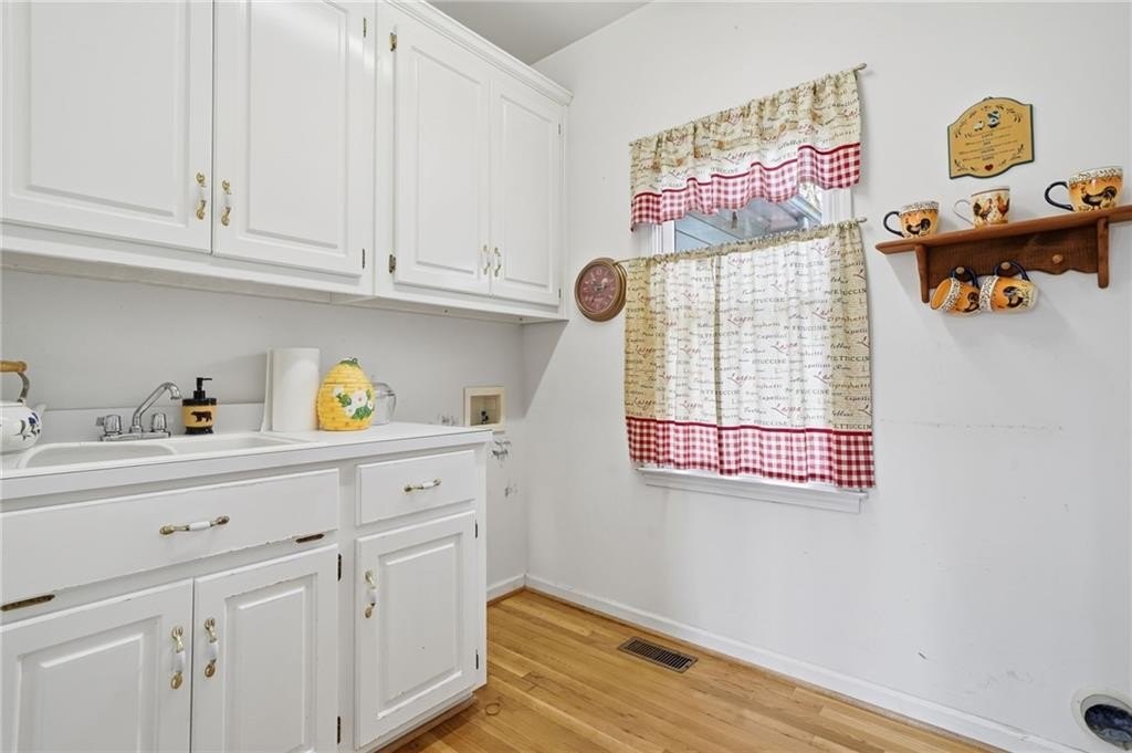 Jasper, Georgia, 30143, United States, 4 Bedrooms Bedrooms, ,4 BathroomsBathrooms,Residential,For Sale,2006104